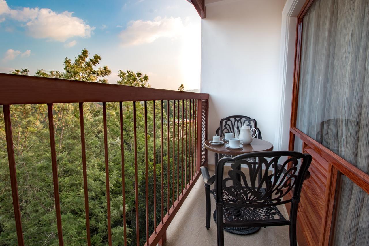 Crown Valley Thekkady Kumily Extérieur photo